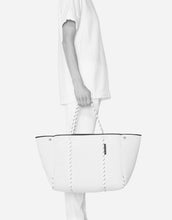 Load image into Gallery viewer, Escape™ tote in white with blended rope
