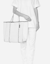 Load image into Gallery viewer, Cityscape mark II tote in navy with blended rope
