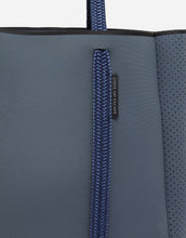 Load image into Gallery viewer, City 360 tote in pewter
