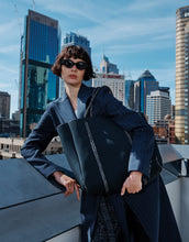 Load image into Gallery viewer, Cityscape mark II tote in white with blended rope
